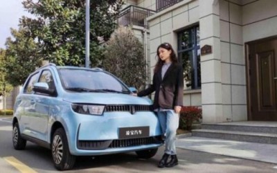 凌寶汽車第二款新車曝光，4月上市，續(xù)航超200公里