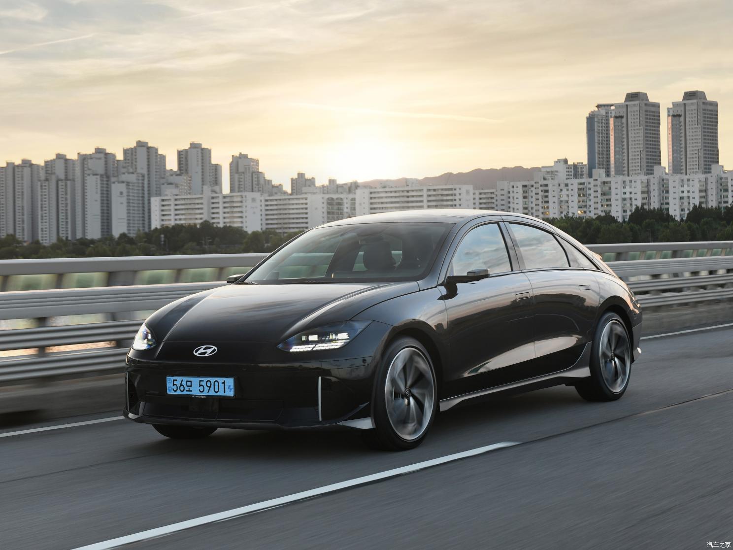 現(xiàn)代(進(jìn)口) IONIQ(艾尼氪)6 2022款 基本型