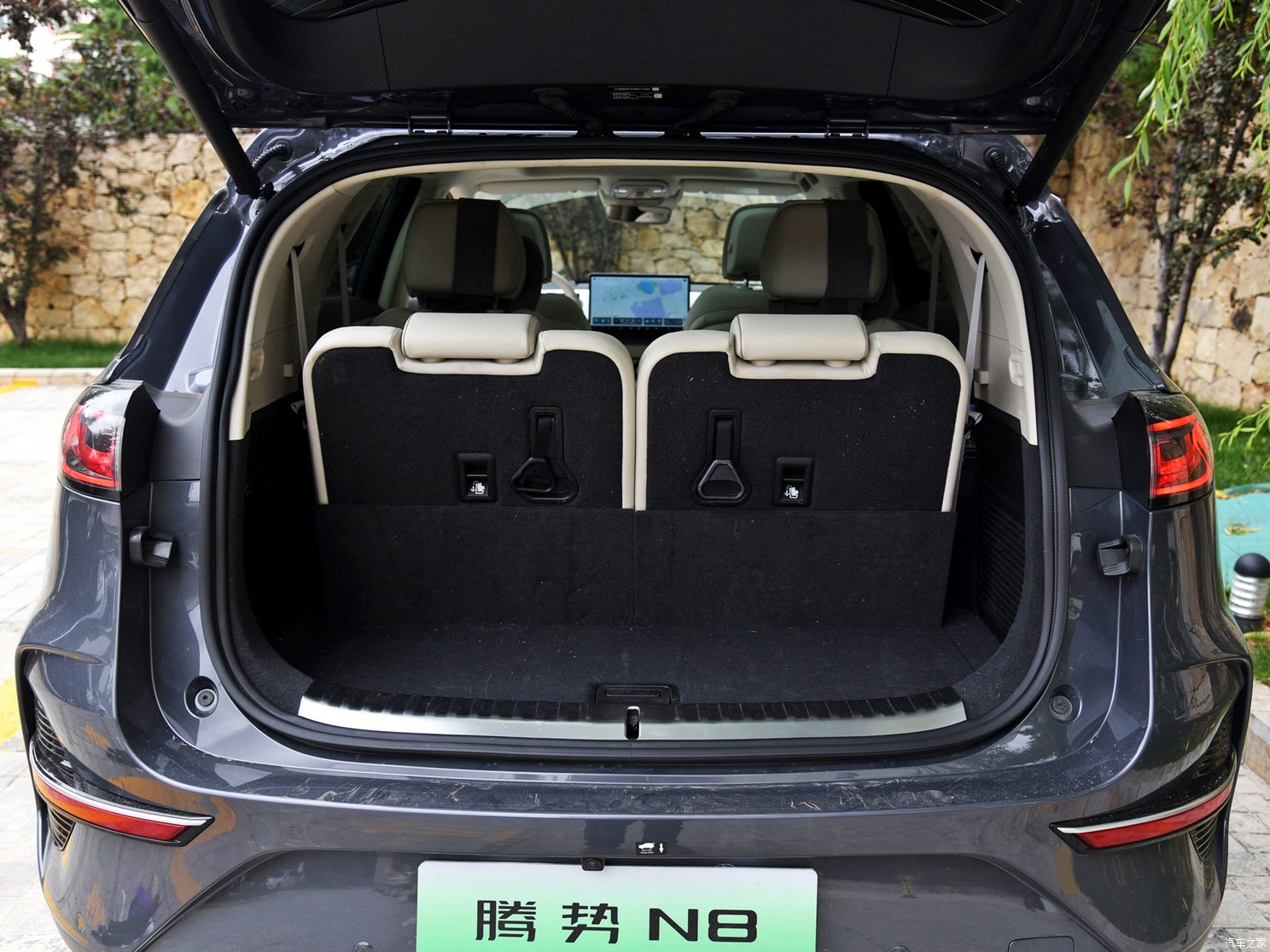 騰勢(shì)汽車(chē) 騰勢(shì)N8 2023款 基本型